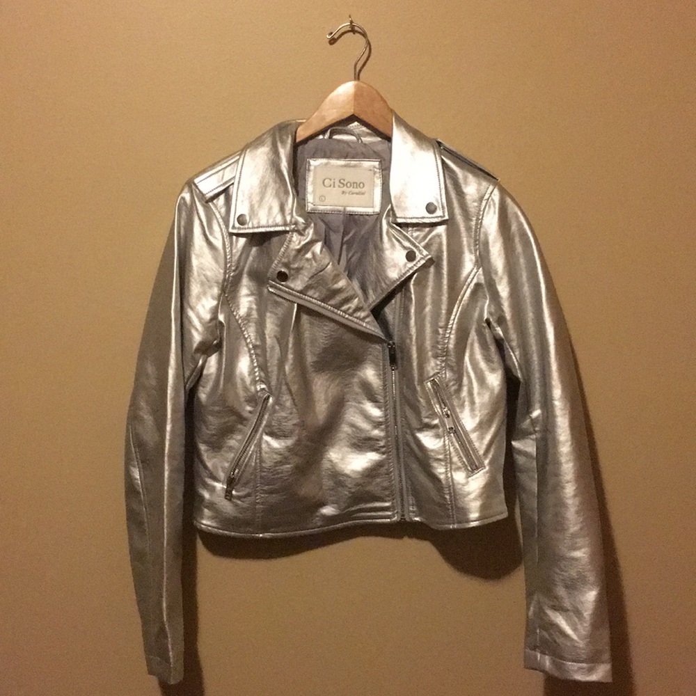 Silver jacket, perfect accessory for a night out!